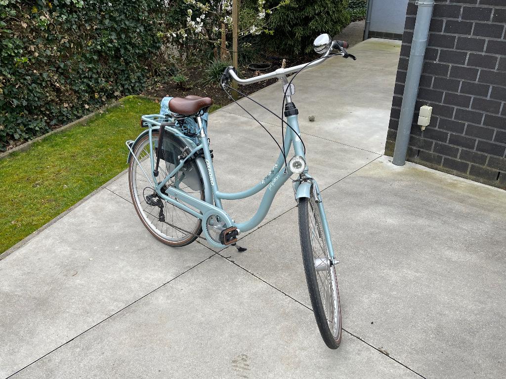 Damesfiets, ideaal voor een plechtige communie, Fietsen en Brommers, Velgrem, Versnellingen, Zo goed als nieuw, Ophalen