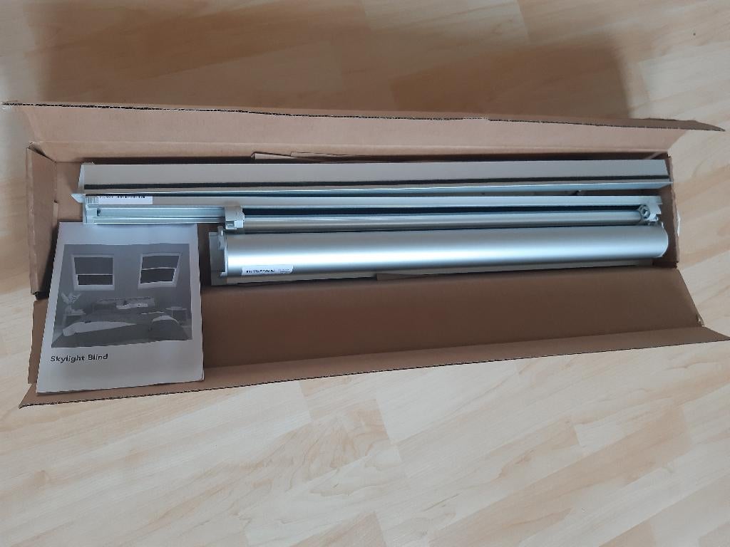 Gordijn voor dakraam Fakro, Ophalen, Wit, Nieuw, 50 tot 100 cm