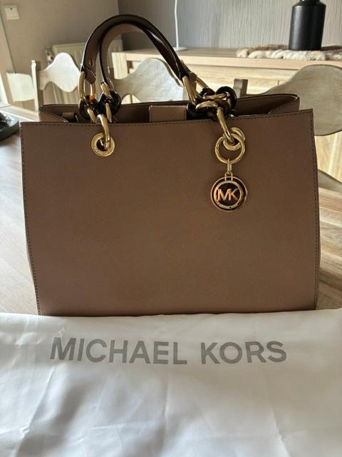 Michael Kors handtas - zo goed als nieuw, Handtassen en Accessoires, Tassen | Damestassen, Ophalen of Verzenden, Zo goed als nieuw