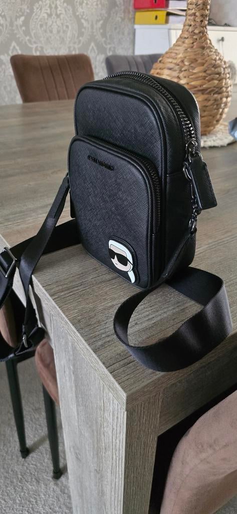 Karl Lagerfeld schoudertas Nieuw, Handtassen en Accessoires, Ophalen