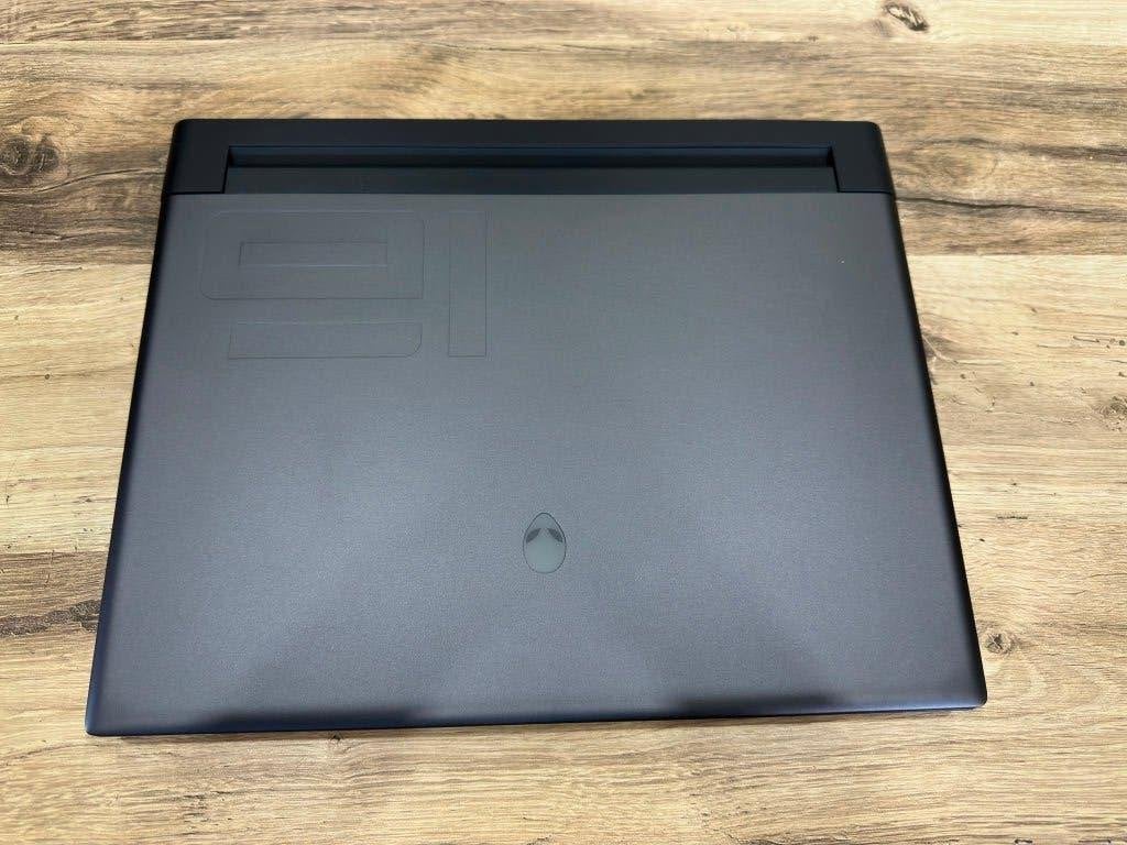 Ordinateur portable, Intel Core i9, 16 pouces, Comme neuf, 4 Ghz ou plus