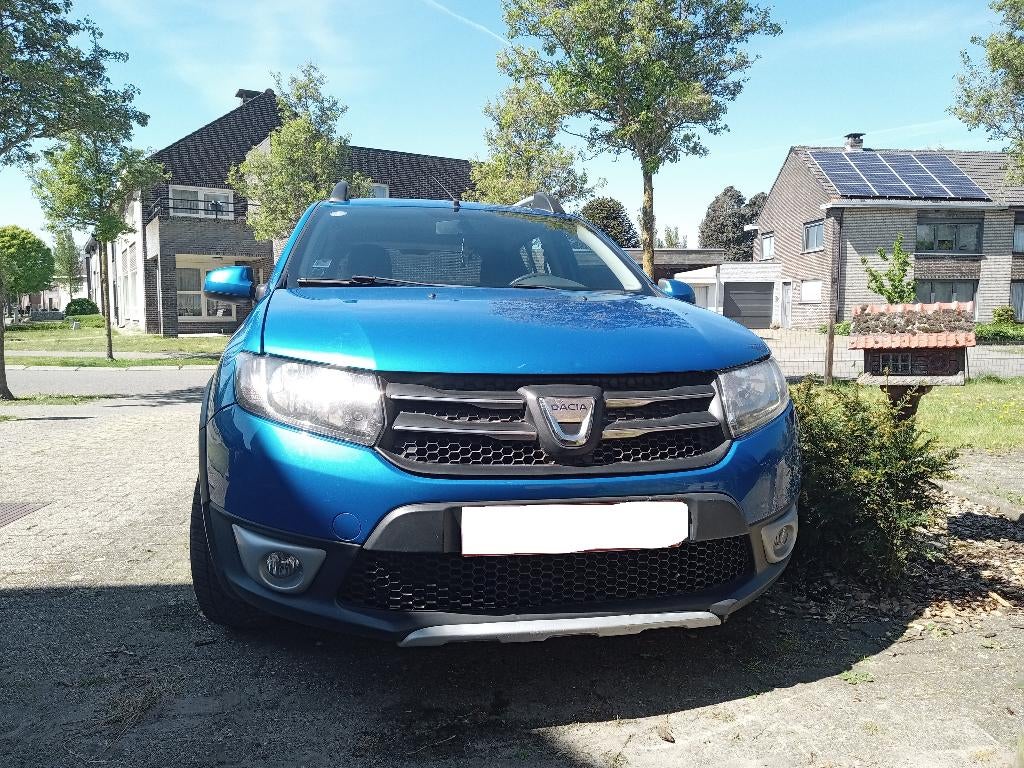 Dacia Sandero Stepway, 898 cc, Stof, Trekhaak, Zwart