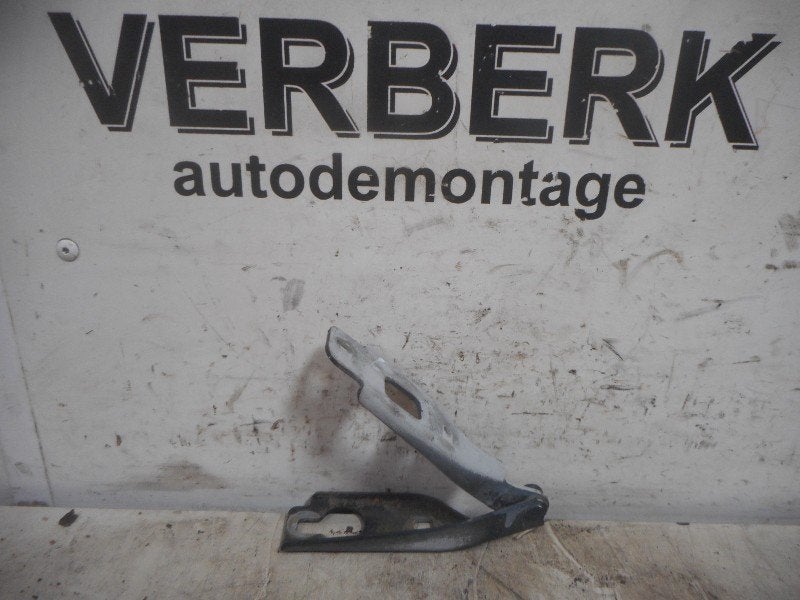 CHARNIERE DE CAPOT GAUCHE BMW 3 serie (E36 / 4), Utilisé, BMW, Petuelring 130
80809  München, DE, Bayerische Motoren Werke AG