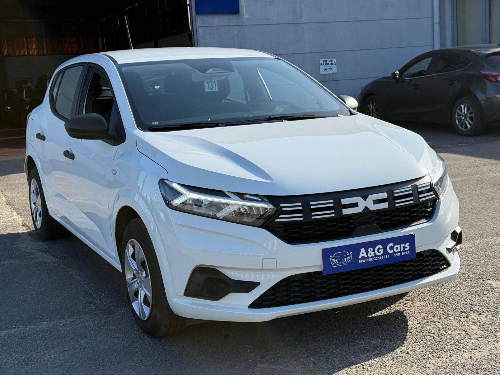 Dacia Sandero 1.0i. 2024. 9.256 km 1 jaar garantie, Auto's, Dacia, Voorwielaandrijving, Stof, USB, Euro 6