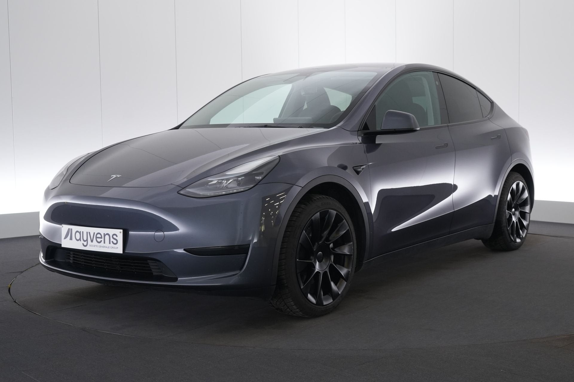 (2DHM437) TESLA MODEL Y, Auto's, Tesla, Achterwielaandrijving, Gebruikt, Parkeersensor, 5 zetels