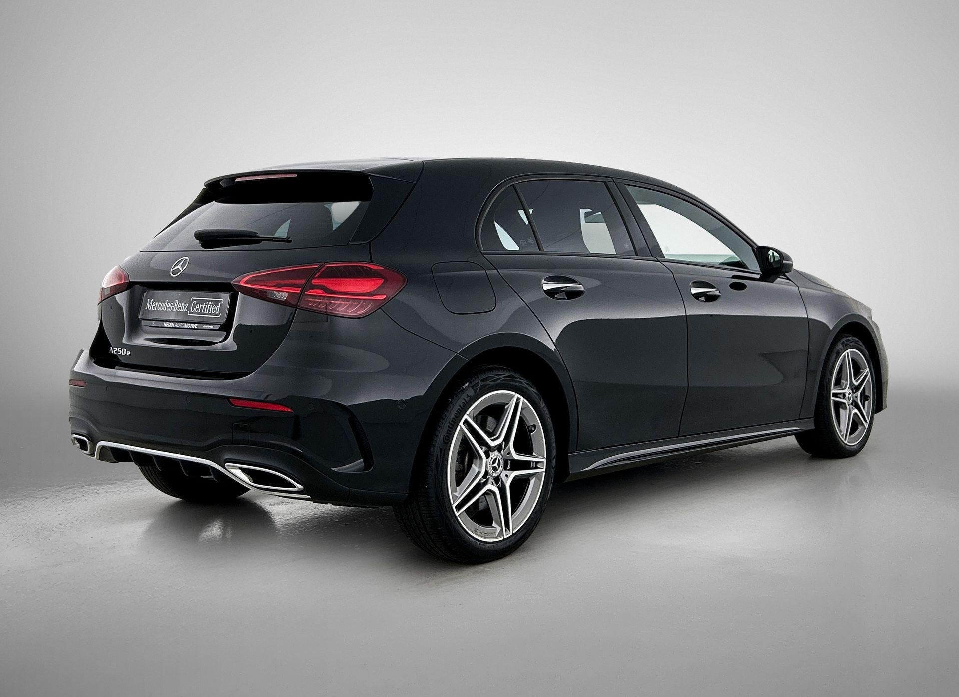 Mercedes-Benz A-Klasse 250 e Hatchback AMG Line | Smartphone, Auto's, Dealer onderhouden, Stof, Gebruikt, 4 cilinders