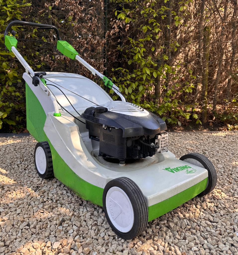 Viking / Stihl Grasmaaier te koop., Ophalen, Versnellingen, Zo goed als nieuw, Benzine-grasmaaier
