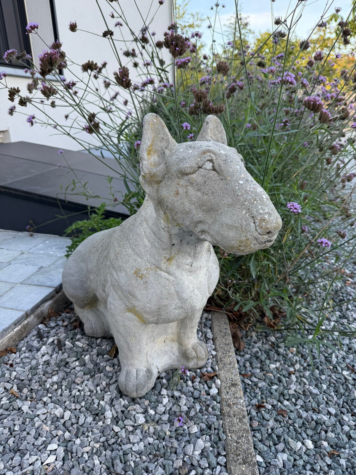 Hond standbeeld, Tuin en Terras, Ophalen, Zo goed als nieuw, Steen, Dierenbeeld