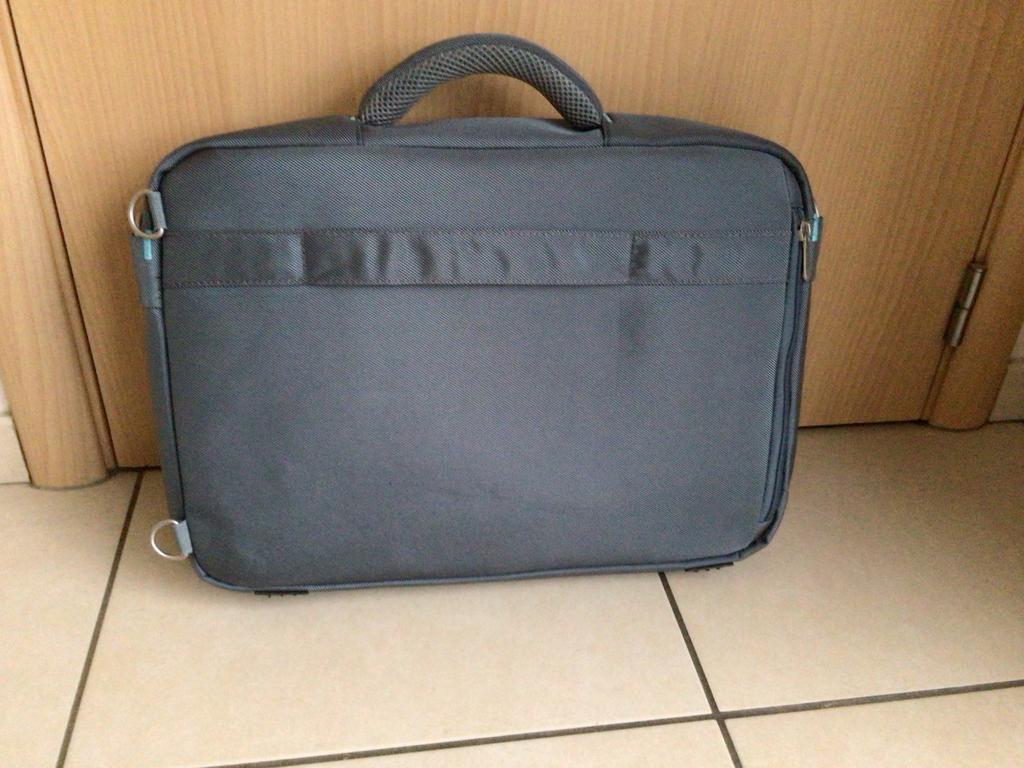 Laptoptas 17 inch, Computers en Software, Laptoptassen, Ophalen, Zo goed als nieuw, Rugzak