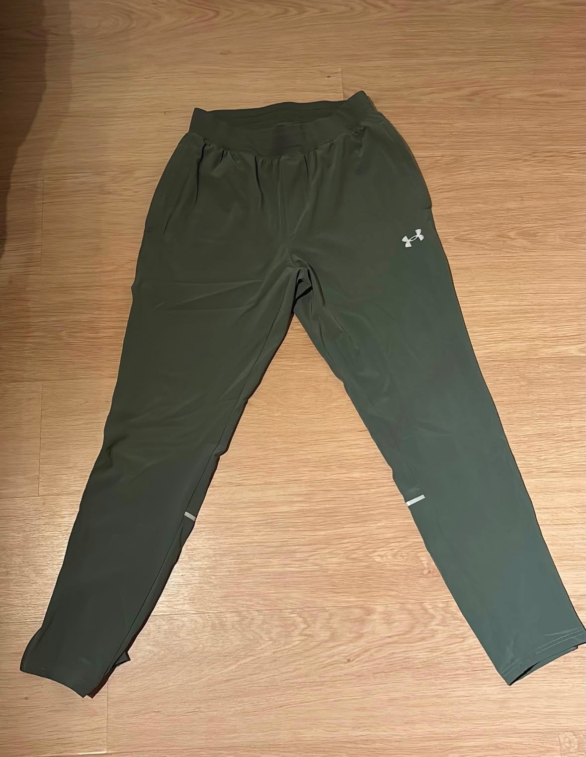 Bas de jogging vert Under armour taille M, Enlèvement, Comme neuf