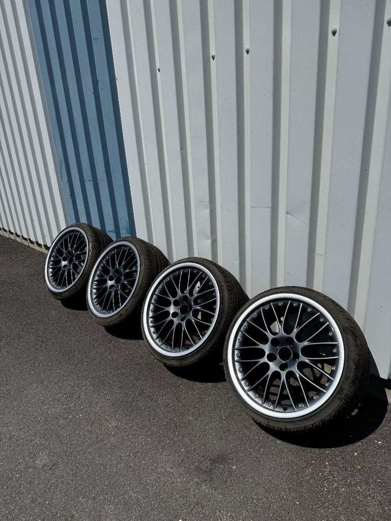 Audi speedline, Enlèvement, Pneu(s)