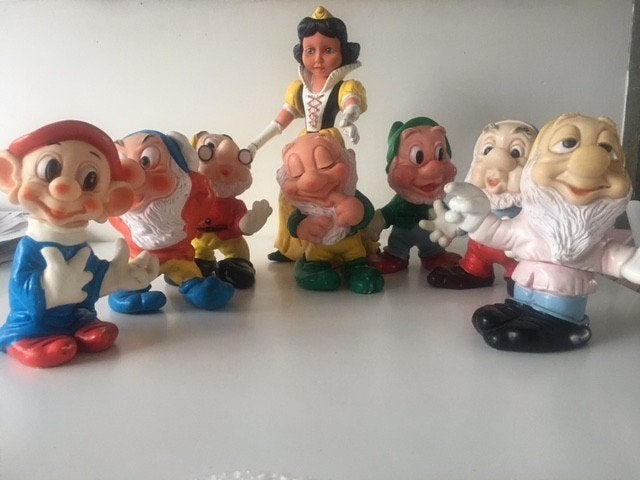 Blanche neige et les 7 nains figurines walt disney Année 60, Collections, Enlèvement