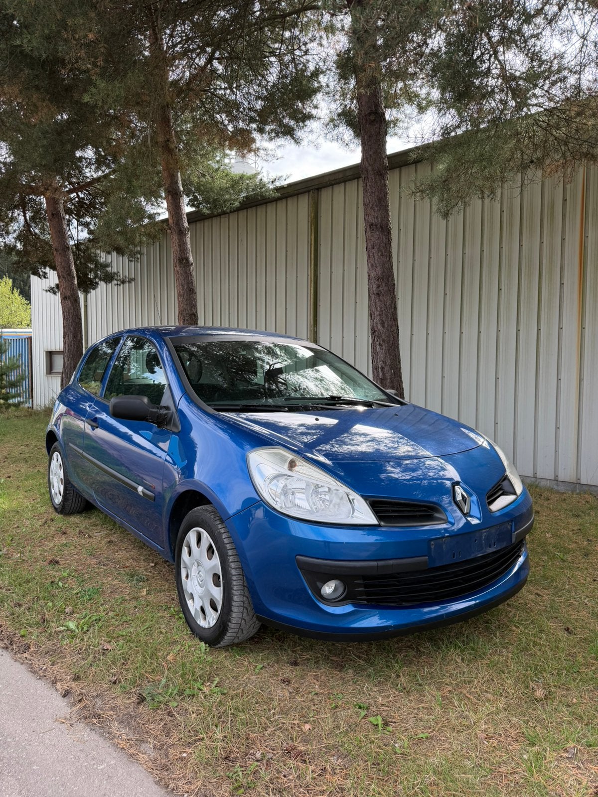 Renault Clio 3 1.2 16V 75 ch – 3 portes, Achat, 139 g/km, Boîte manuelle, Noir