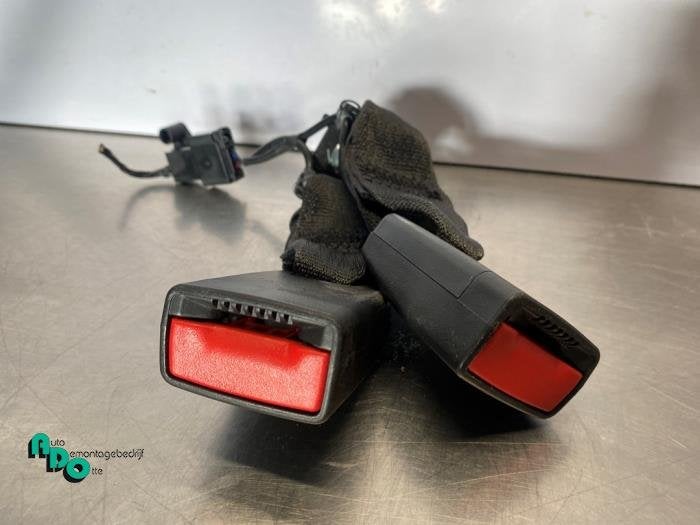 Insertion ceinture de sécurité arrière gauche d'un Opel K, Autos : Pièces & Accessoires, -, Opel, 3 mois de garantie, Utilisé