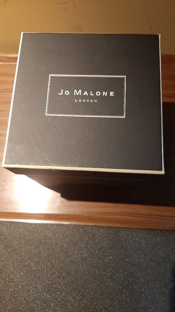 Jo Malone Wild Fig and Cassis geurkaars 12.7 cm, Ophalen, Overige materialen, Wit, Zo goed als nieuw