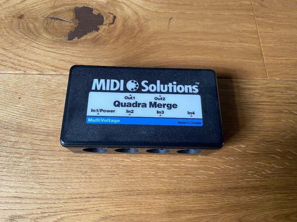 MIDI-oplossingen Quadra Merge V2 — MIDI-fusie met 4 ingangen, Ophalen of Verzenden, Zo goed als nieuw