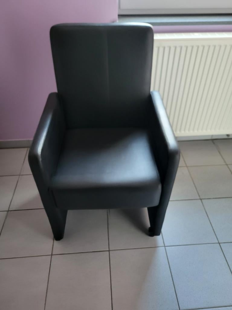 6 zwarte leren stoelen op wieltjes, merk riva, Huis en Inrichting, Ophalen, Gebruikt, Zwart, Modern strak