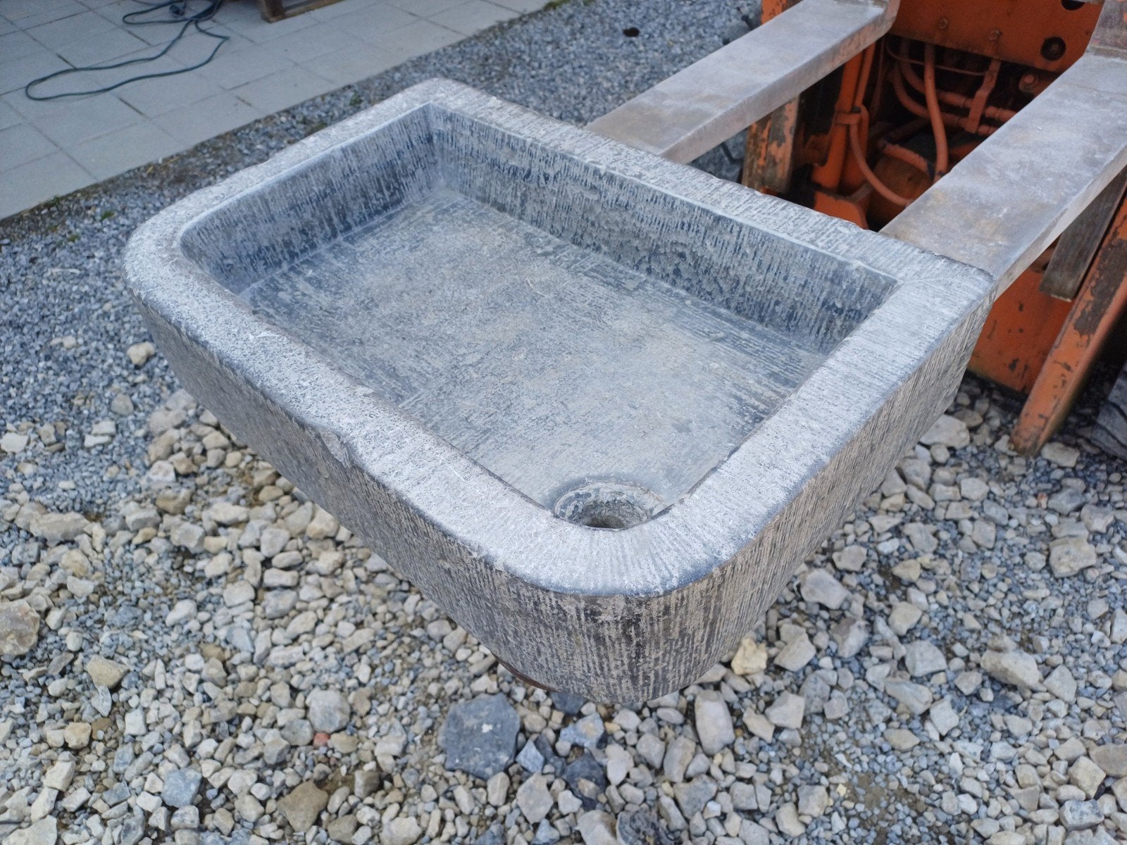 Pierre, Bricolage & Construction, Enlèvement