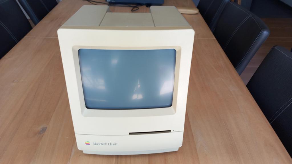 Macintosh Classic kast met analoog bord en scherm, Computers en Software, Vintage Computers, Ophalen