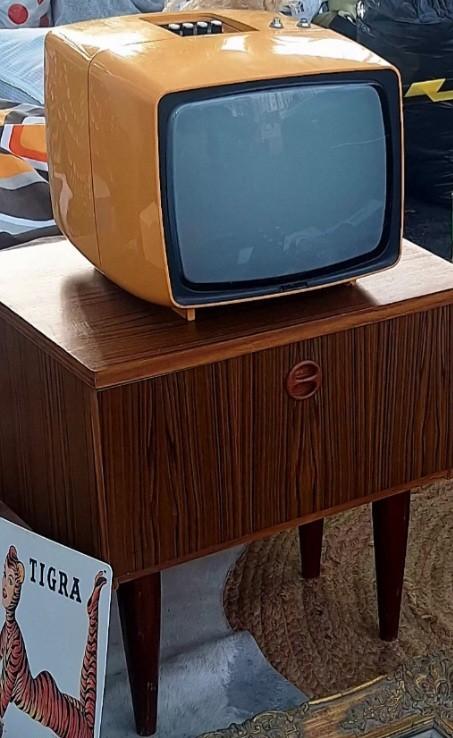 Vintage tv oranje 70's Prijs 50euro, Ophalen