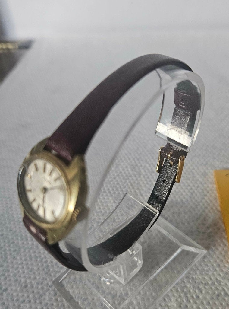 Montre Tissot Stylist Femme Plaqué Or 20 Microns (MW97), Antiquités & Art, Enlèvement ou Envoi