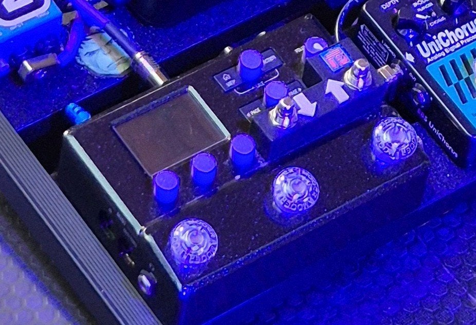 Line 6 HX Stomp + Pedalnetics Controller + Voodoo Lab Power, Enlèvement, Comme neuf