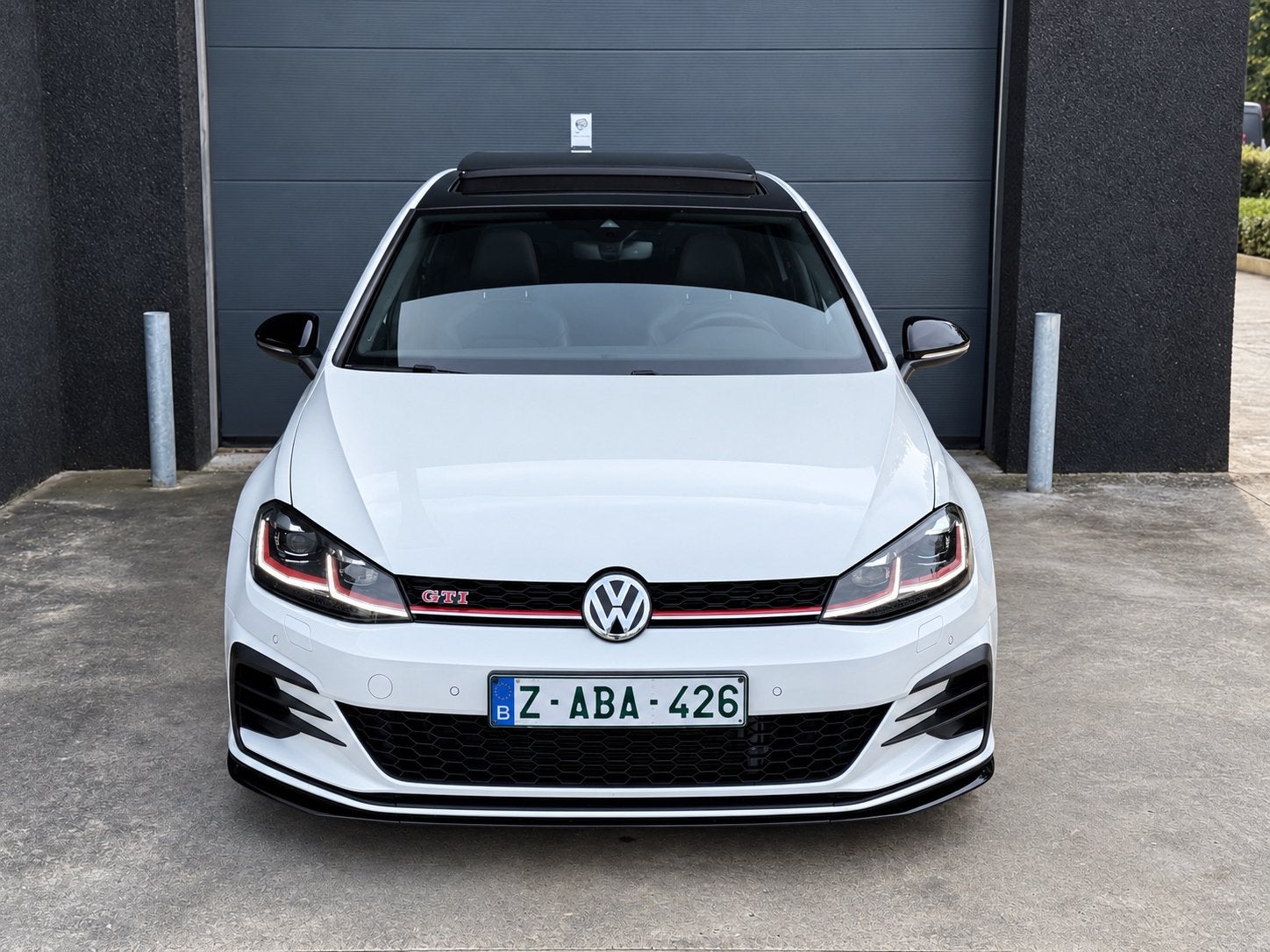 VW GOLF 7.5 GTI TCR - AKRA - DCC - PANO - KEYLESS - DYNAUDIO, Auto's, Verwarmde buitenspiegels, 4 cilinders, 1984 cc, Alcantara