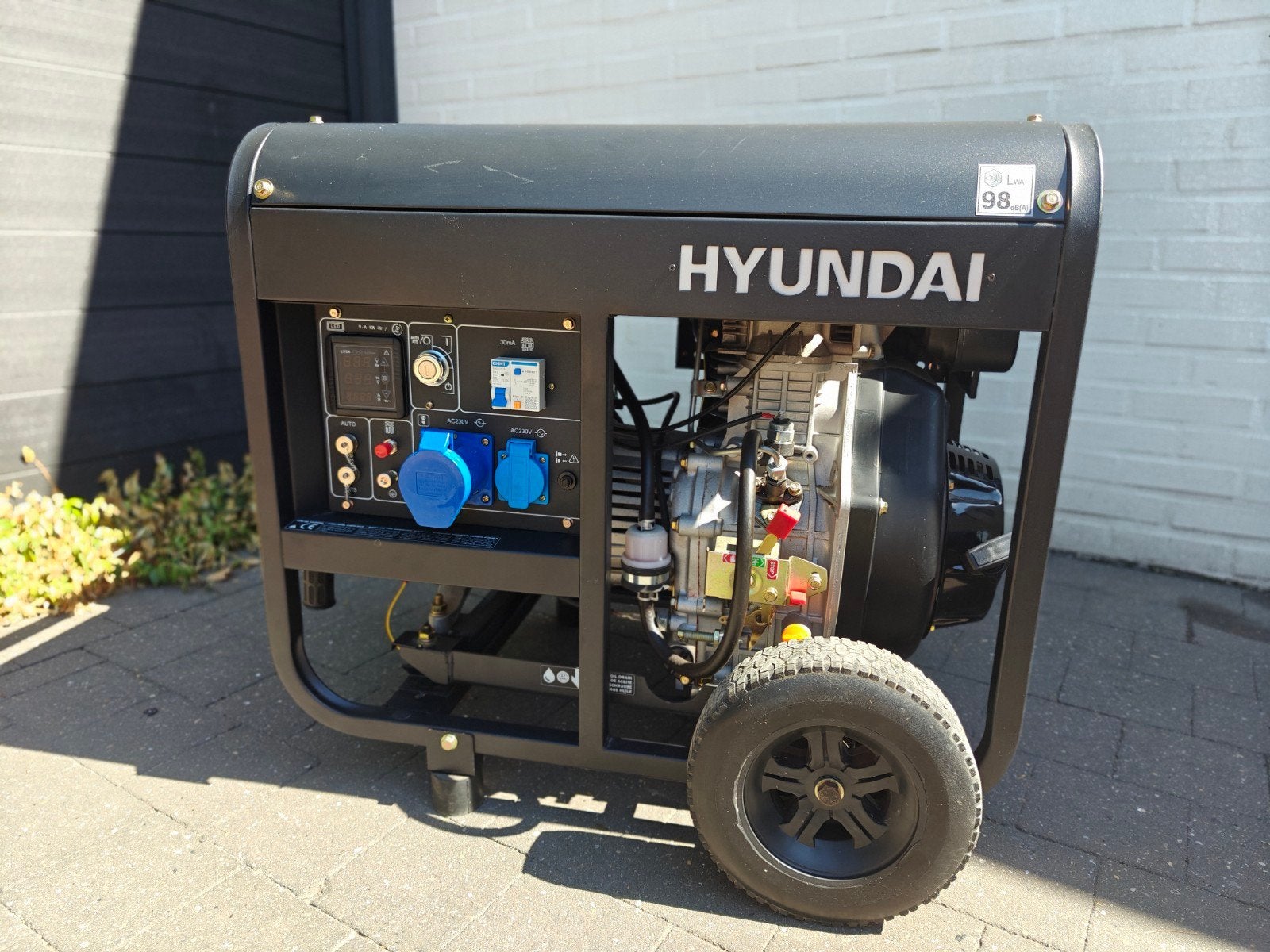 Hyundai DHY6000 LEK Standby-dieselgenerator 5000W, Enlèvement, Comme neuf, 5 à 10 kVA, Huile diesel