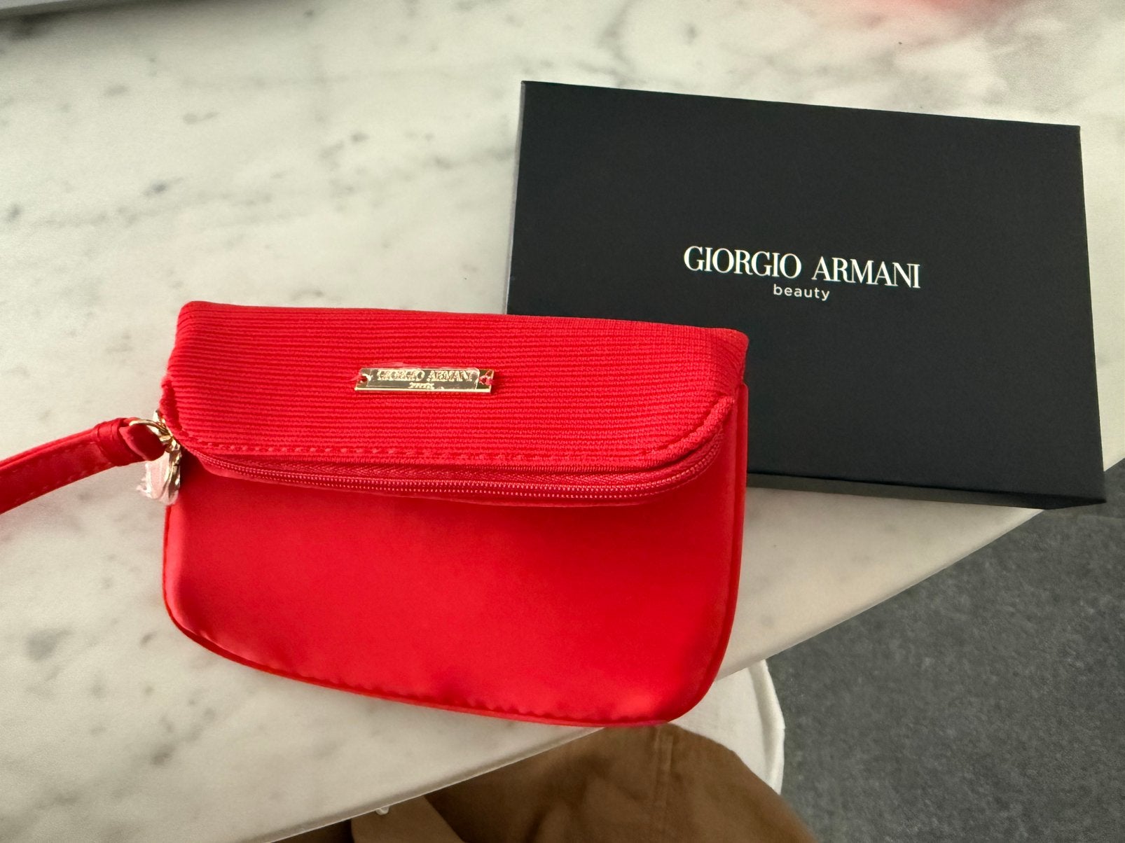 Sac de soirée Giorgio Armani, Enlèvement, Comme neuf, Rouge