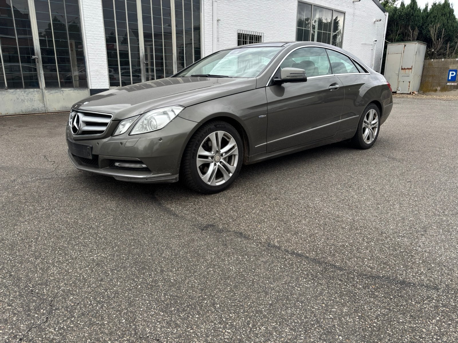 MERCEDES E220 CDİ COUPE EXPORT OF ZO MEE NEMEN, Auto's, Achterwielaandrijving, Beige, Leder, Particulier