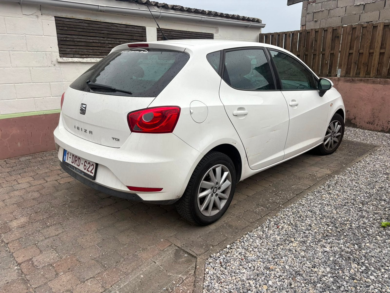 vends Seat Ibiza Anee 2015 164 000km 1.6TDi Clim  5 porte, Autos, Seat, Particulier, Achat, Ibiza