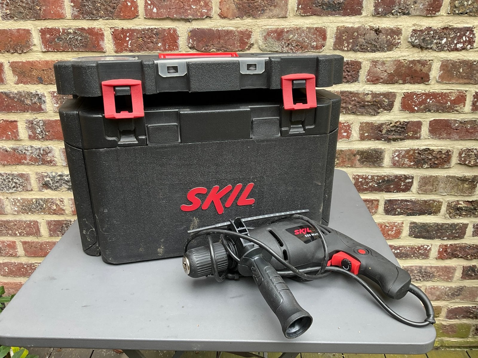 Mallette de travail Skil avec perceuse,450 forets et embouts, Bricolage & Construction, Enlèvement, Comme neuf