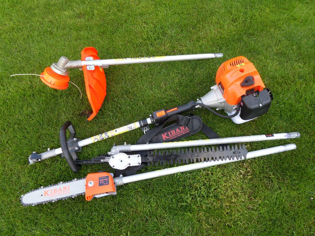 Combi machine met hulpstukken van Kibani, Ophalen