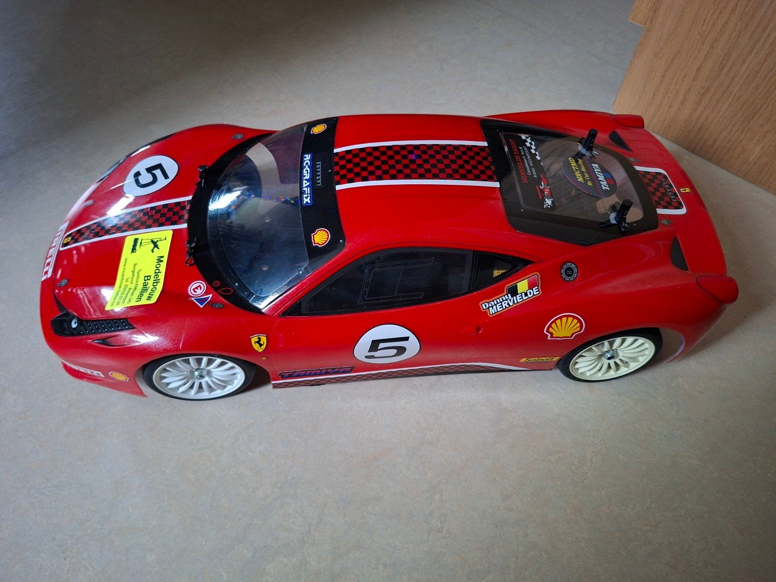 Ferrari Tamiya TT01E toute neuve, Neuf, Échelle 1:10, Enlèvement ou Envoi, Voiture on road