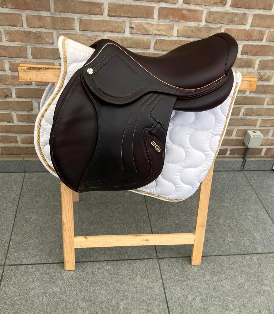 Springzadel Cwd 2Gs Mademoiselle + stijgbeugelriemen, Dieren en Toebehoren, Paarden