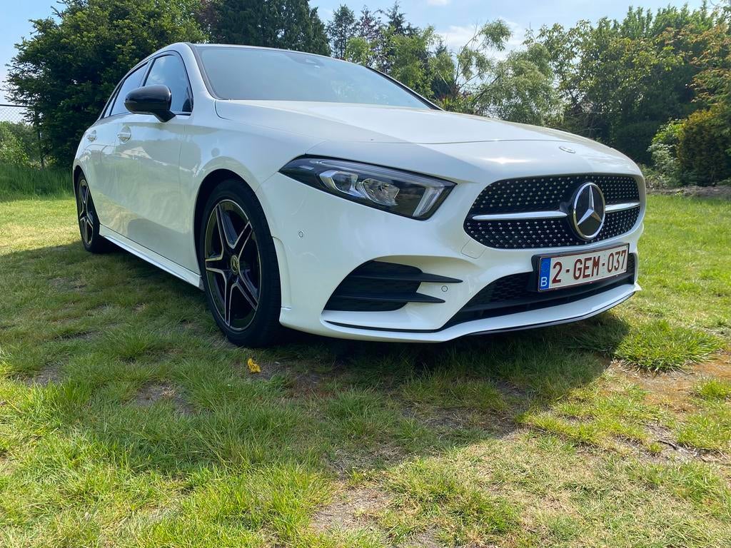 Mercedes A Klasse 180 AMG line, Auto's, Mercedes-Benz, 4 deurs, Verblindingsvrij grootlicht, Wit, Leder
