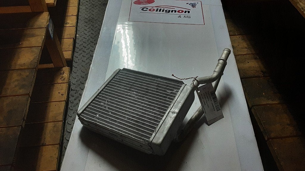 RADIATEUR DE CHAUFFAGE Ford Focus 1 (2SEP13B), Autos : Pièces & Accessoires, Mevr. I. Hauben, Rue de l'Espoir 34 34
4030  GRIVEGNÉE, BE