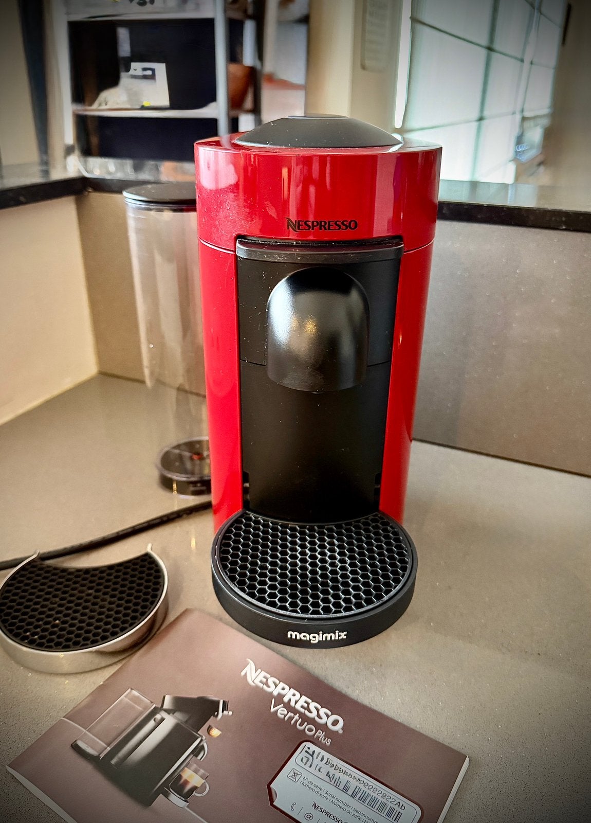 Nespresso Vertuo Plus capsule machiene., Ophalen, Espresso apparaat, Zo goed als nieuw, Koffiepads en cups
