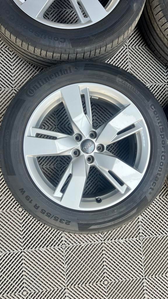 Jantes et pneus d'origine Audi Q5 Continental 235/55R19, Pneus été, Pneu(s), Véhicule tout-terrain, 19 pouces