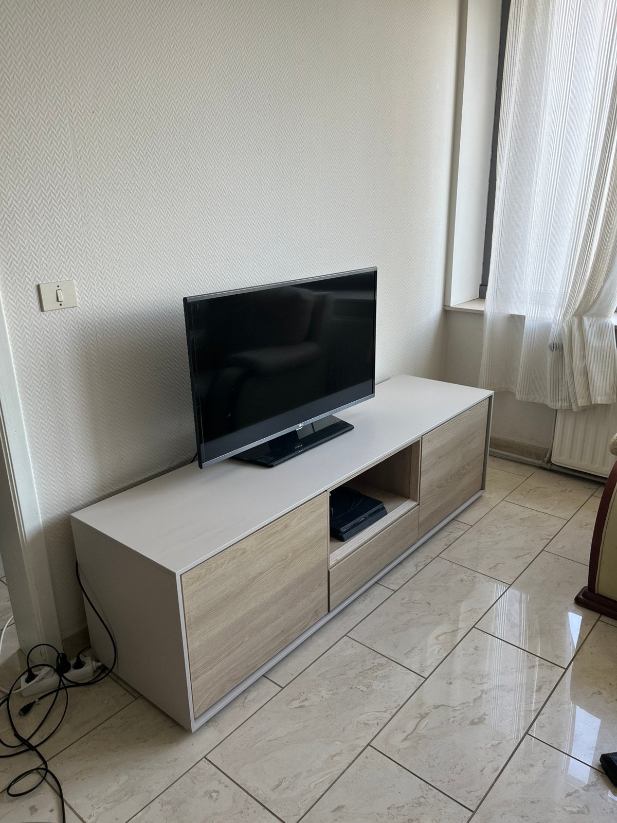 Tv meubel, Ophalen