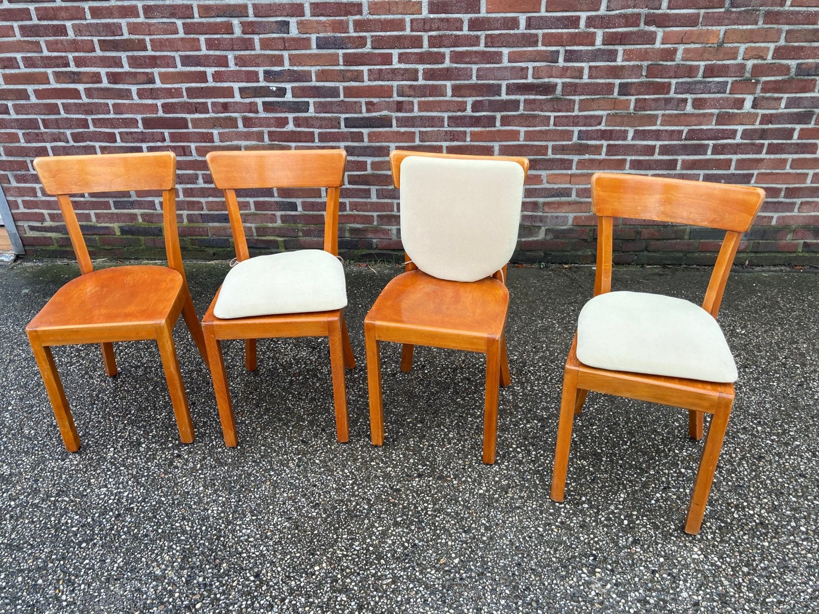 Mooie vintage houten zgn Frankfurter stoelen, Ophalen