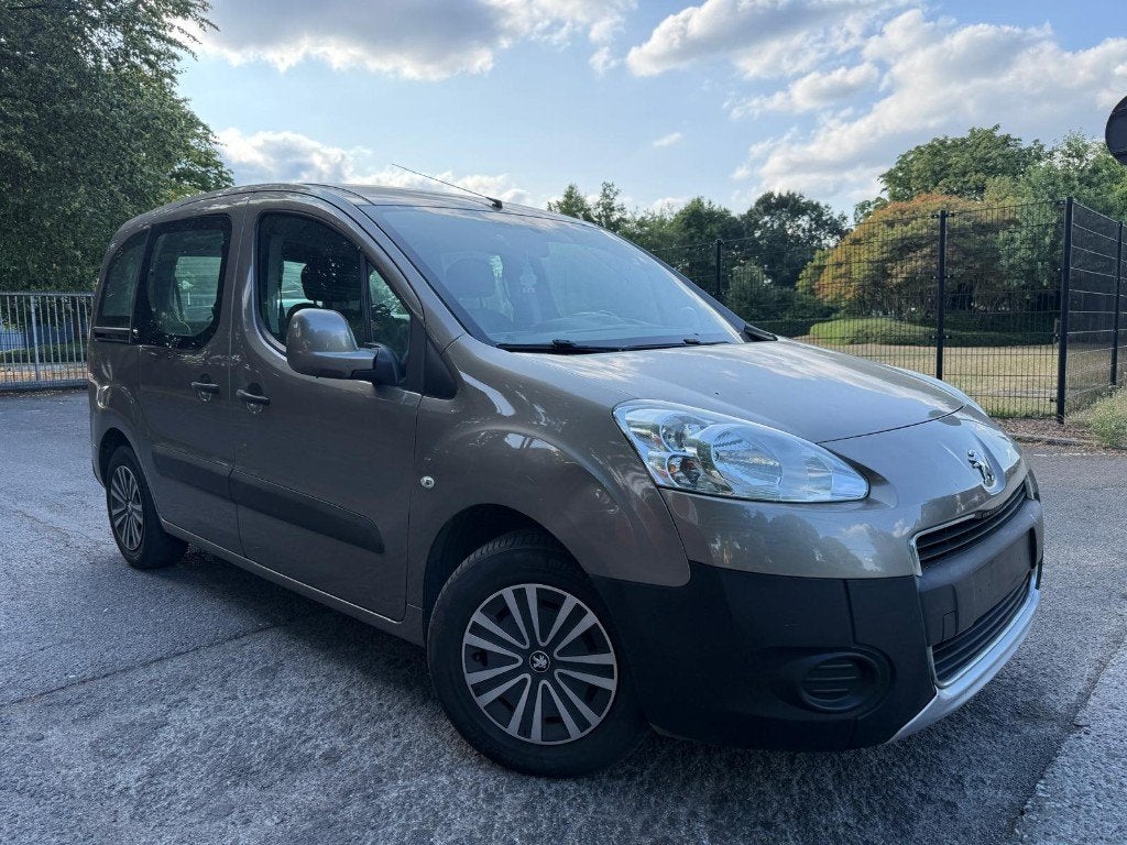 Peugeot Partner Tepee 1.6 Benzine – 150.000 km – Trekhaak, Euro 5, 72 kW, Bedrijf, 5 deurs