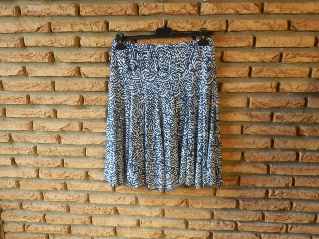(43) - jupe femme t.40 bleu blanche, Taille 38/40 (M), Enlèvement ou Envoi, Comme neuf, Longueur genou