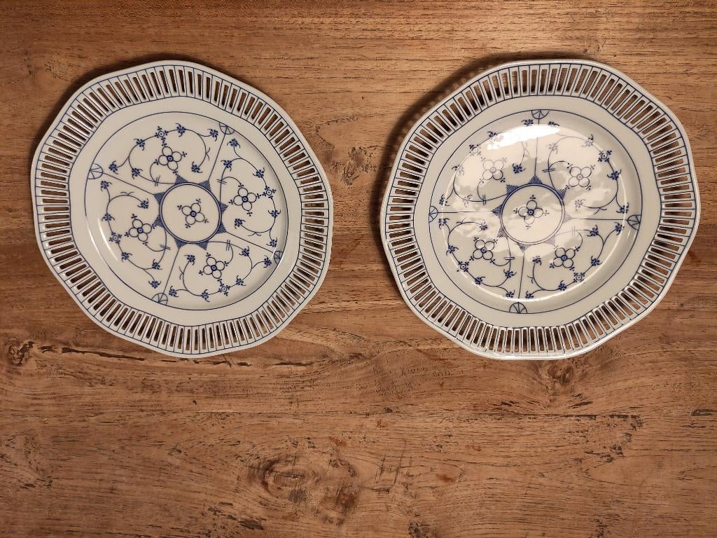 Twee gebakborden Blau Saks merk GW Röslau, Ophalen