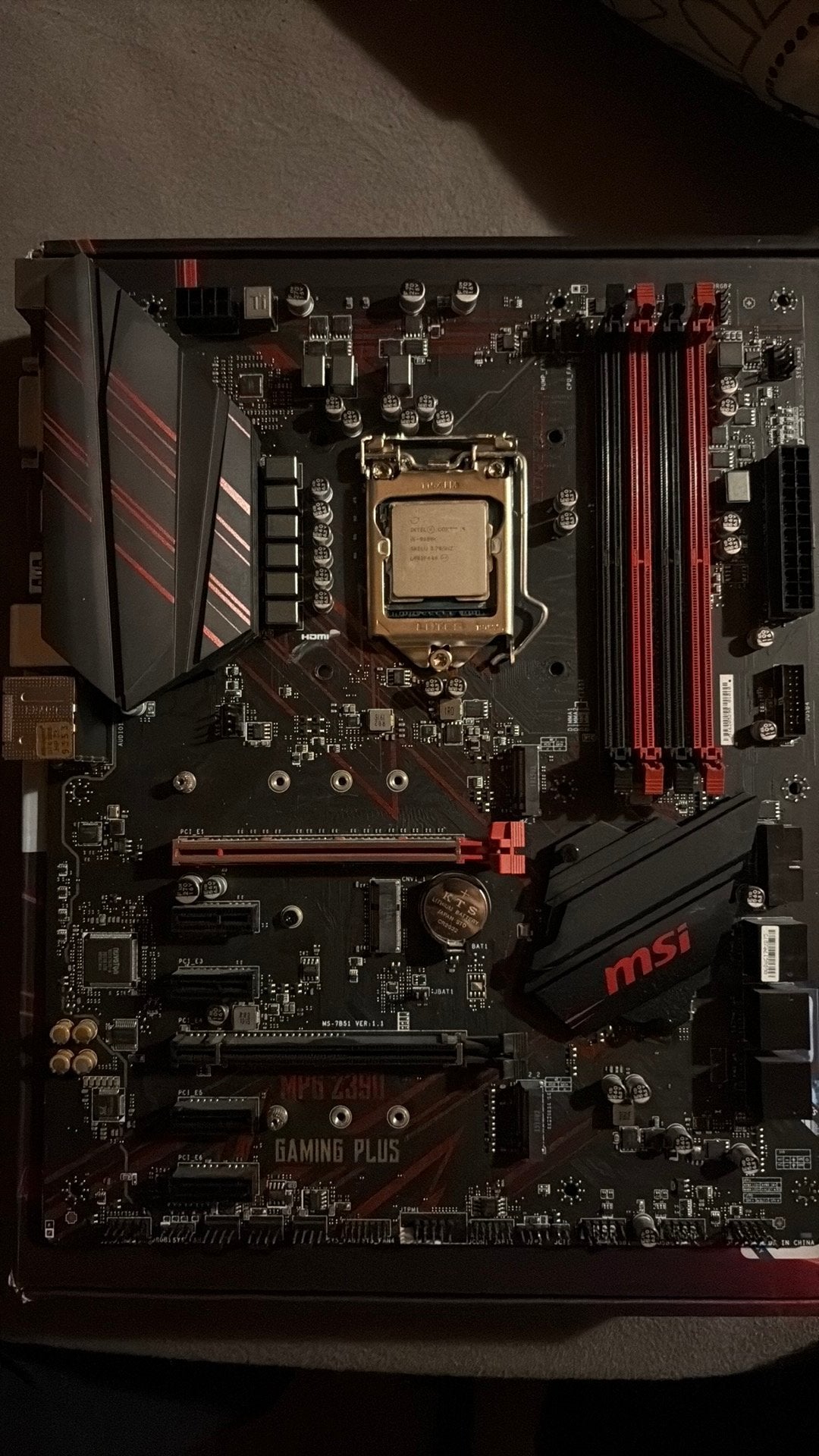 MSI MPG Z390 Gaming Plus + Intel core i5-9600K, Informatique & Logiciels, Enlèvement ou Envoi, Utilisé, Intel, DDR4