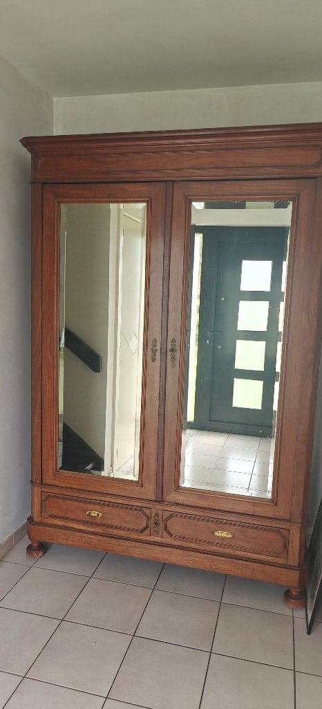 Klassieke houten kleerkast met spiegeldeuren, Ophalen