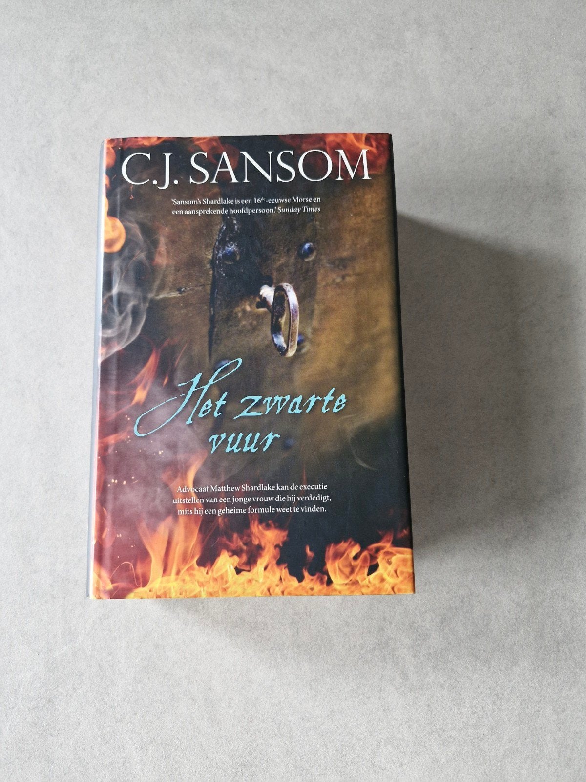 Het zwarte vuur - C.J. Sansom, Boeken, Ophalen of Verzenden, Gelezen, C. J. Sansom