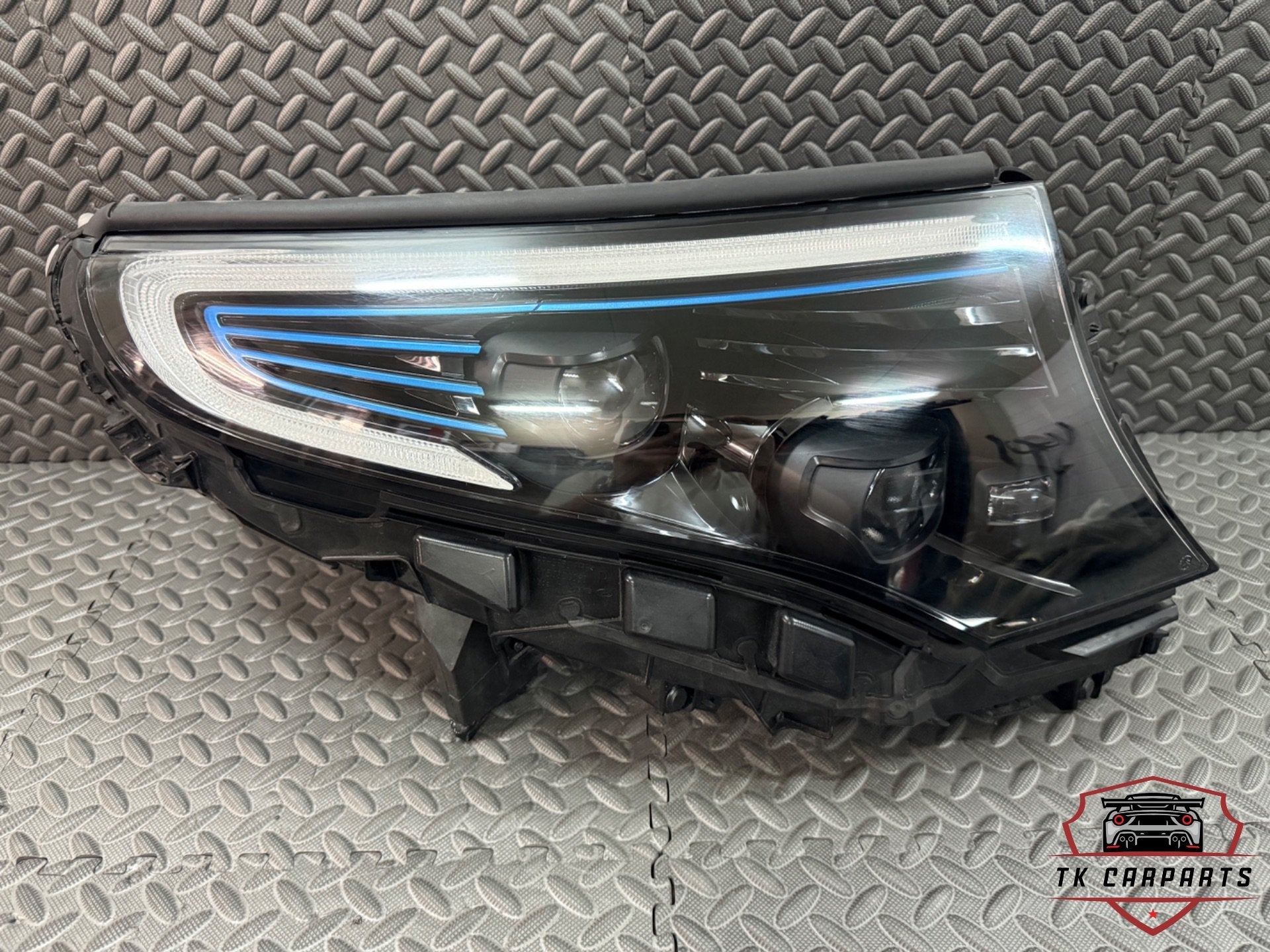 Mercedes Eqc full led koplamp rechts A2939062801, Gebruikt, Mercedes-Benz AG, Mercedes-Benz, Mercedesstrasse 120
70372  Stuttgart, DE
