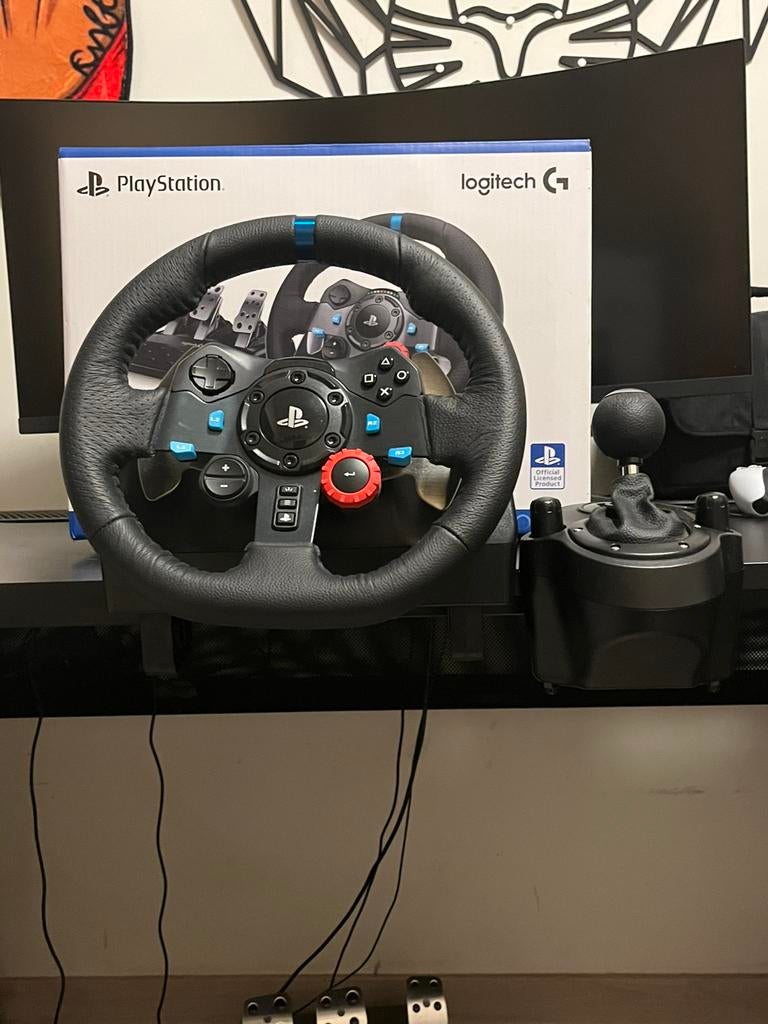 Un volant Logitech + pédales + engrenage, Enlèvement, Comme neuf