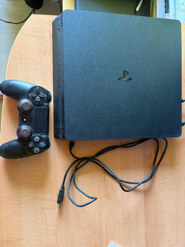 Ps4 slim 500 GB met controller en toebehoren, Games en Spelcomputers, Ophalen, 500 GB, Zo goed als nieuw, Met 1 controller